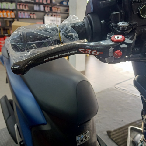 Tay thắng Carbon cho Honda Air Blade