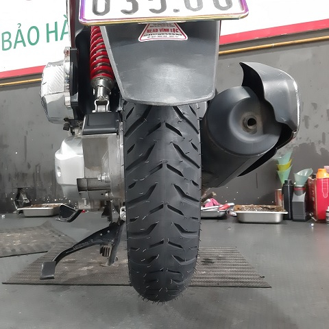 Vỏ Michelin Pilot Street 2 size 100/90-14 