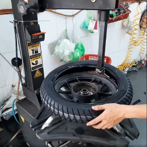 Vỏ Metzeler 130/70-17