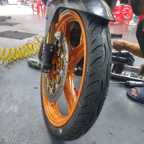 Vỏ Metzeler 70/90-17