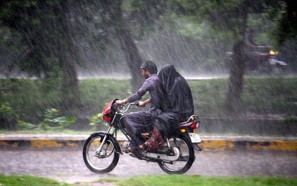 Cách bảo dưỡng xe côn tay trong mùa mưa đúng cách