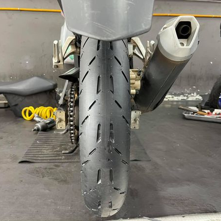 Vỏ Michelin Pilot Moto GP 120/70-17