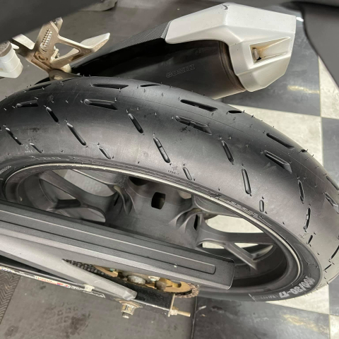 Vỏ Michelin Pilot Moto GP 120/70-17