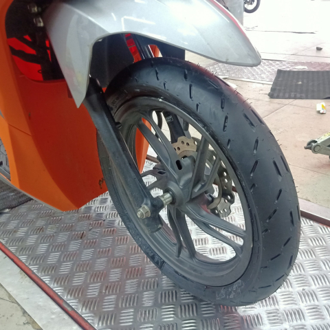 Vỏ Michelin Pilot Moto GP 80/90-14
