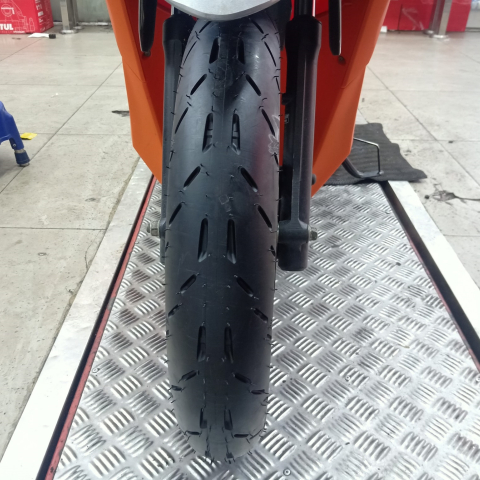 Vỏ Michelin Pilot Moto GP 80/90-14