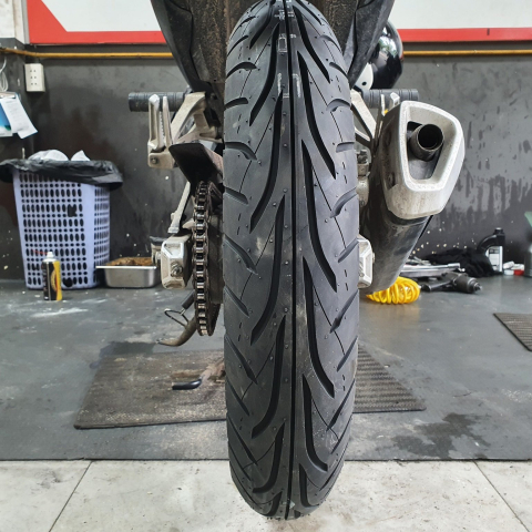 Vỏ xe Dunlop GT601 size 110/70-17