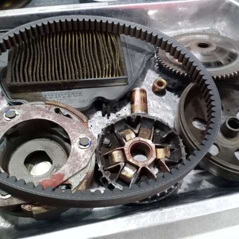 Vệ sinh nồi xe tay ga Honda, Yamaha