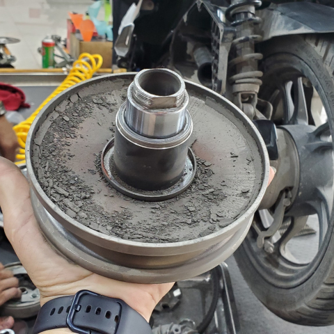 Vệ sinh nồi xe tay ga Honda, Yamaha