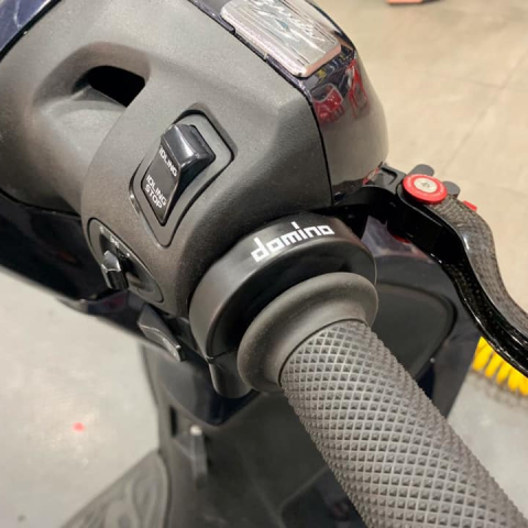 Cùm tăng tốc Domino 2 dây ga dưới màu đen chính hãng