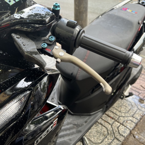 Tay thắng CNC cho Honda Vario 125, 150