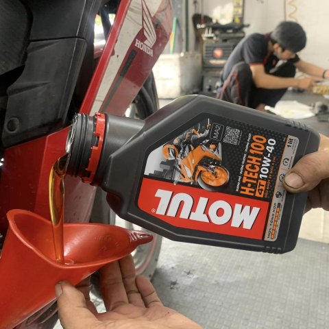  Nhớt Motul H-Tech 100 4T 10W40