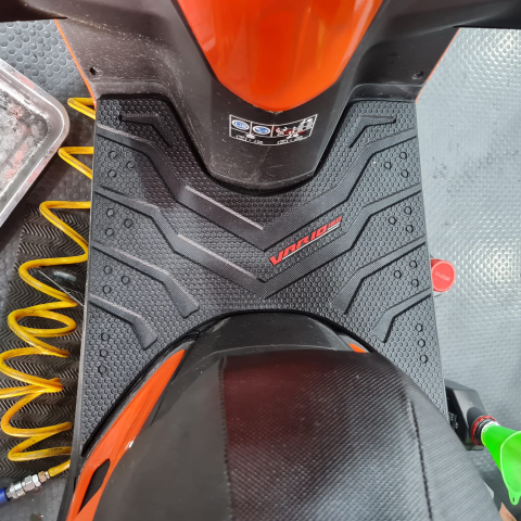 Thảm lót chân cao su cho Vario 160