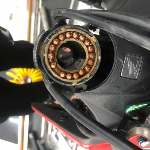 Thay chén cổ Honda Sonic 150