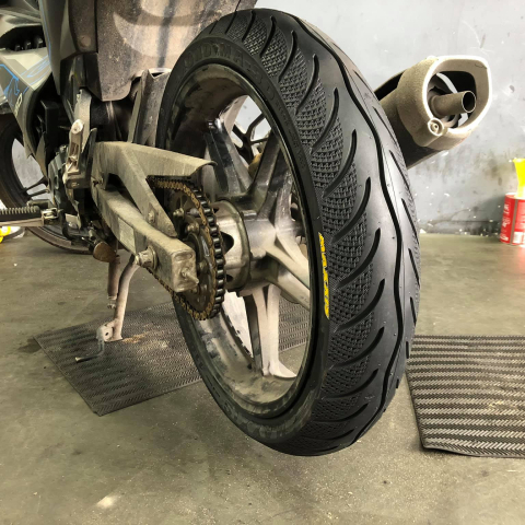 Vỏ Maxxis 110/70-17 gai kim cương 3D