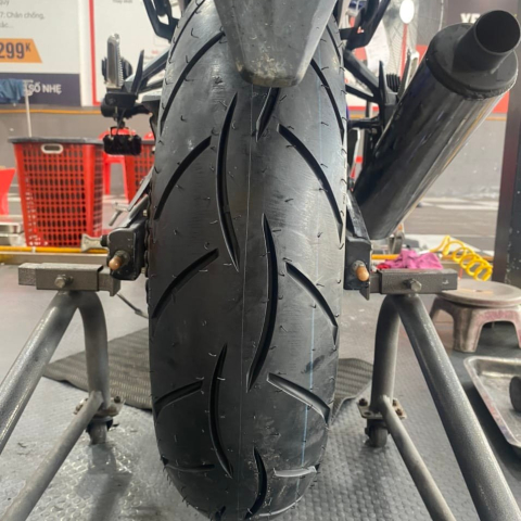 Vỏ Metzeler 150/60-17