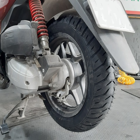 Vỏ Michelin Pilot Street 2 size 100/90-14 
