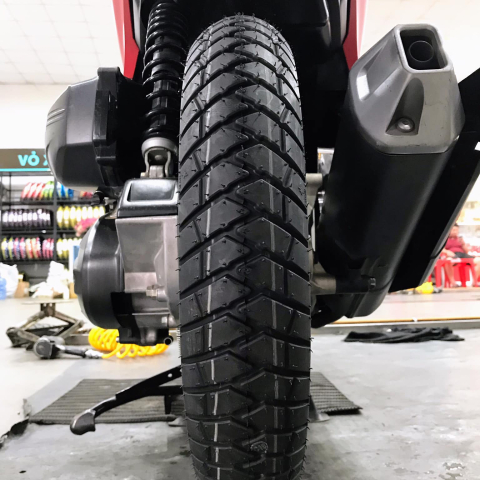 Vỏ Michelin Anakee Street 90/90-14