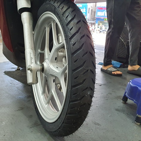 Vỏ Michelin Pilot Street 2 size 80/90-16