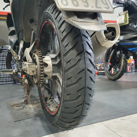 Vỏ Michelin Pilot Street 2 size 120/70-17
