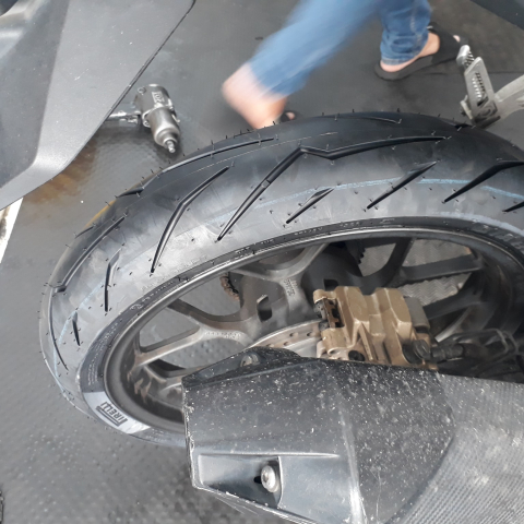 Vỏ Pirelli 110/70-17 Diablo Rosso Sport