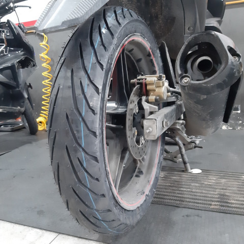 Vỏ Pirelli 130/70-17 Angel City