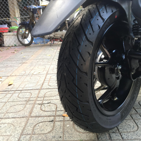 Vỏ Pirelli 140/70-14 Angel Scooter