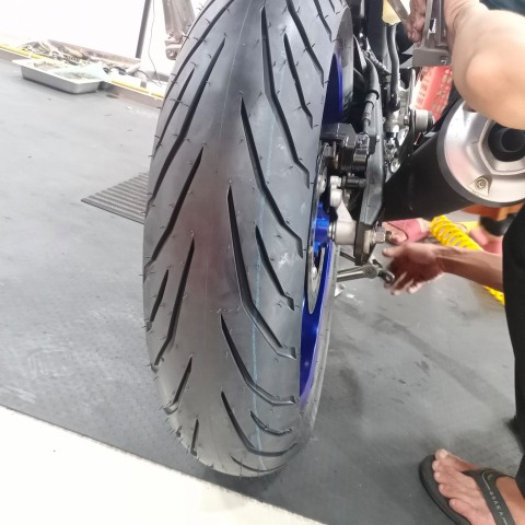 Vỏ Pirelli 150/60-17 Angel City