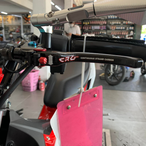 Tay thắng Carbon cho Honda Sonic, MSX, CBR150