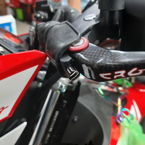 Tay thắng Carbon cho Honda Sonic, MSX, CBR150