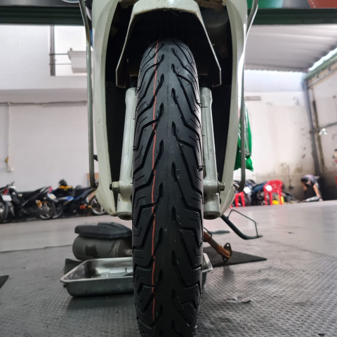 Vỏ xe Champion SHR79 chính hãng 90/80-14