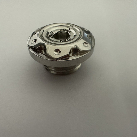 Nắp nhớt inox Salaya cho các dòng xe Honda, Yamaha