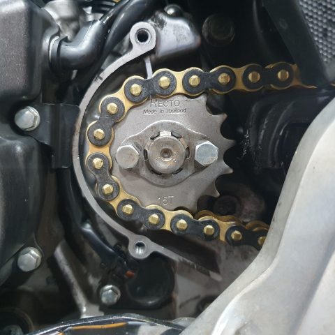 Sên RK vàng đen 428SB - 124L chính hãng