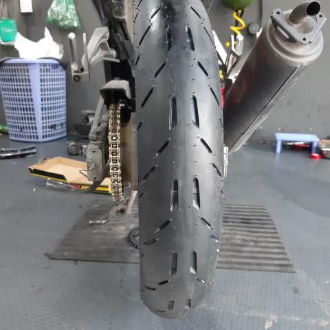 Vỏ Michelin Pilot Moto GP 100/80-17