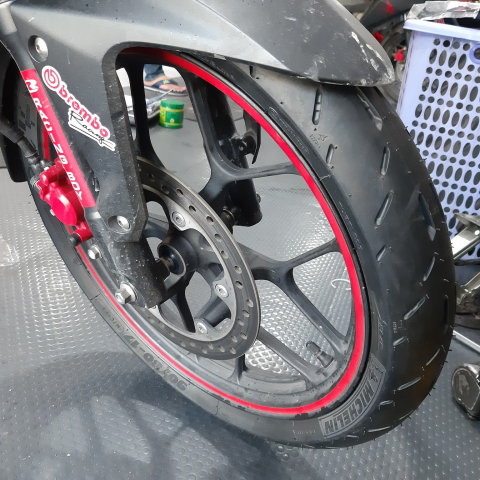 Vỏ Michelin Pilot Moto GP 90/80-17