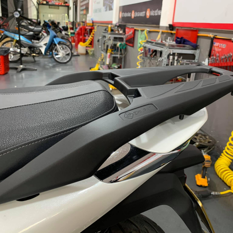 Cảng sau, tay xách 300i cho SH 2010 - 2023 chính hãng ZHI.PAT