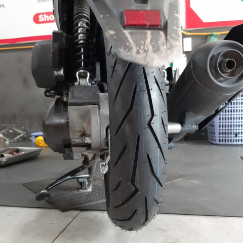 Lốp Pirelli Diablo Rosso Sport (90/80-14 - 100/80-14)