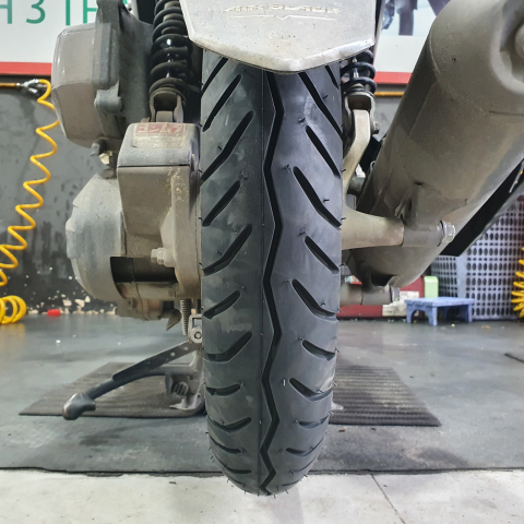 Vỏ xe Dunlop D115 size 90/90-14 