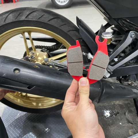 Bố thắng đĩa sau RCB cho Exciter 135, Exciter 150/155 chính hãng