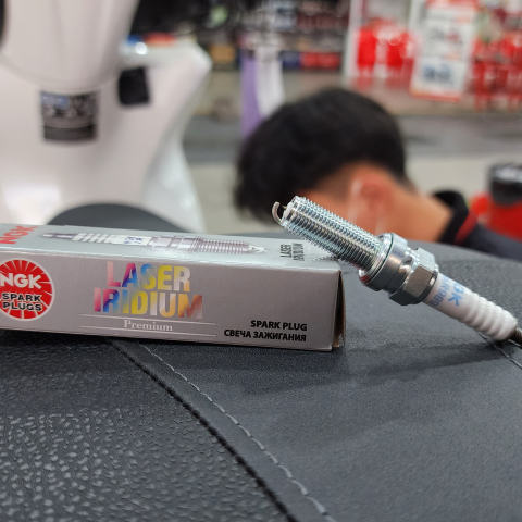 Bugi NGK Laser Iridium cho SHVN 2020, SH350i, Vario 160, PCX 160, ADV,...