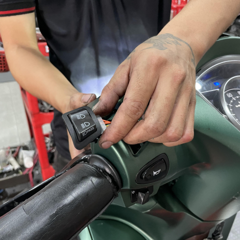 Bộ công tắc đèn Sunfa cho Vision 2020 - 2024, Lead 2020 - 2025 bản đèn halogen