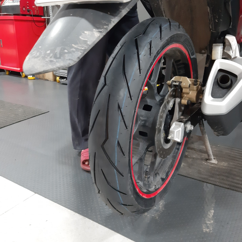 Lốp Pirelli Diablo Rosso Sport (90/80-17 - 120/70-17)