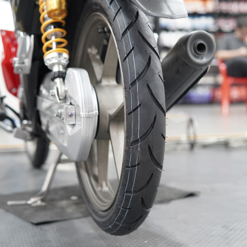 Vỏ xe Champion SHR85  (IZ 01) chính hãng 80/90-17