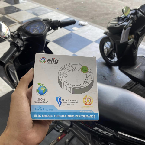 Bố thắng đùm nhỏ Elig cho Sirius, Jupiter