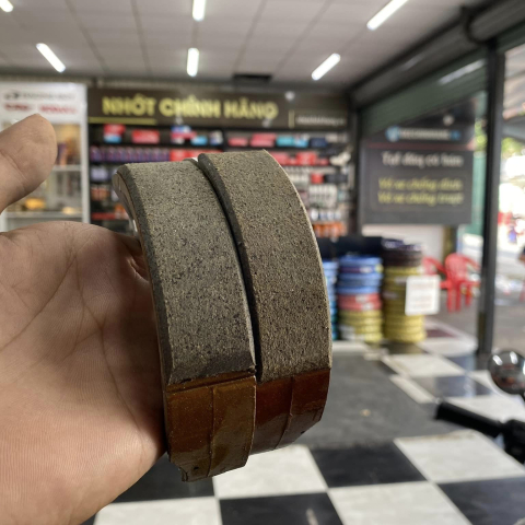 Bố thắng đùm nhỏ Elig cho Sirius, Jupiter