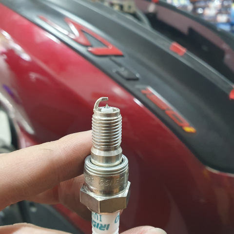 Bugi Denso Iridium IUH24 dành cho SH Ý, Dylan, PS