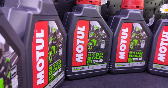 Nhớt Motul 3100 Gold có tốt không? Thay cho xe nào phù hợp?