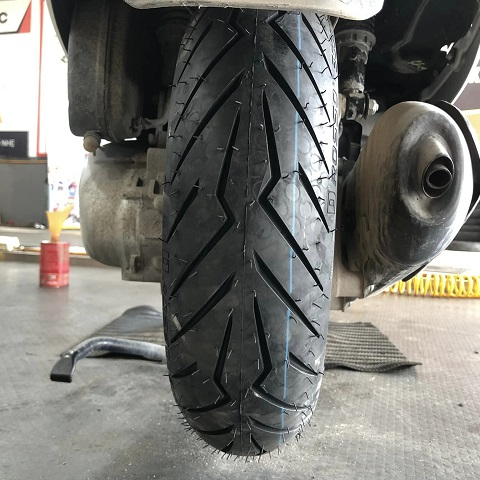 Vỏ Pirelli 130/70-12 Diablo Rosso Scooter