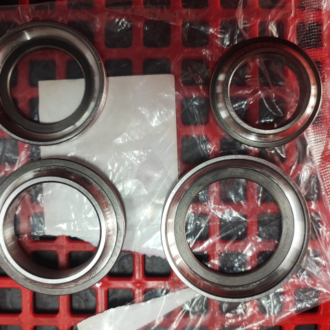 Thay chén cổ xe PCX