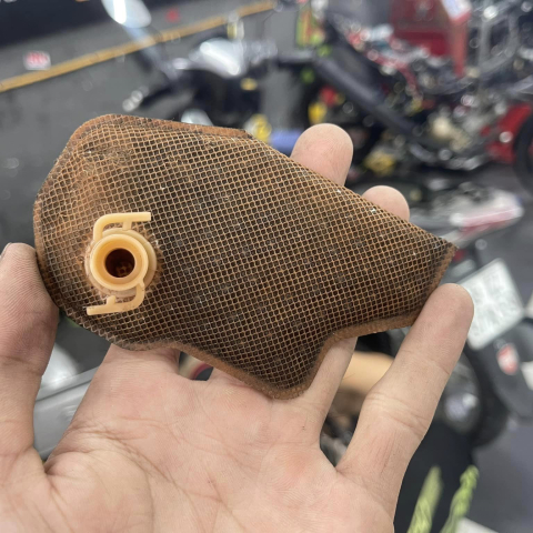 Công thay lọc xăng xe Honda Fi, Yamaha Fi