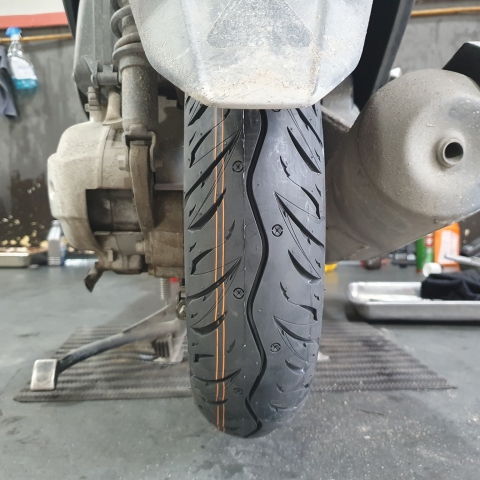 Vỏ Maxxis 100/90-10 gai MA-WGV